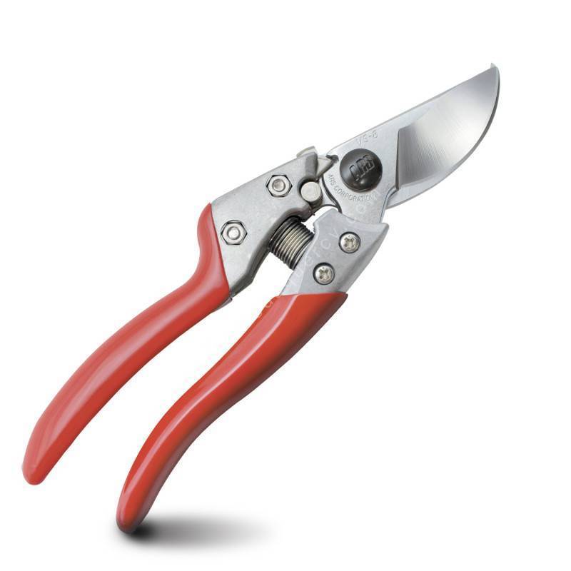 Sécateur professionnel ARS série VS-XZ trois tailles ergonomiques pour jardinier et arboriculteur.